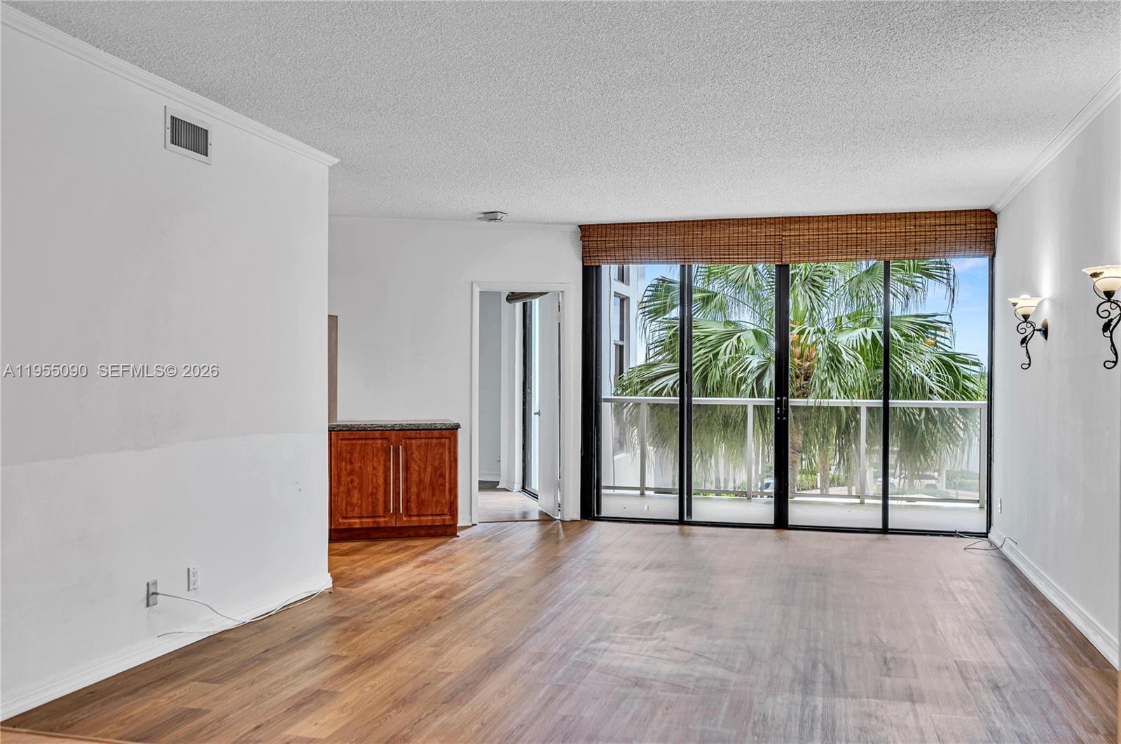 image Hamptons West8