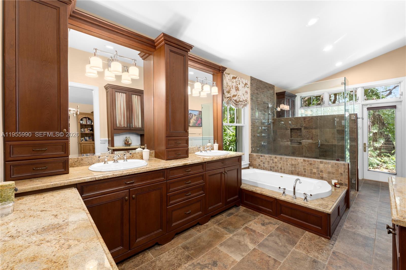 7400 SW 47th Ct Miami, FL 33143