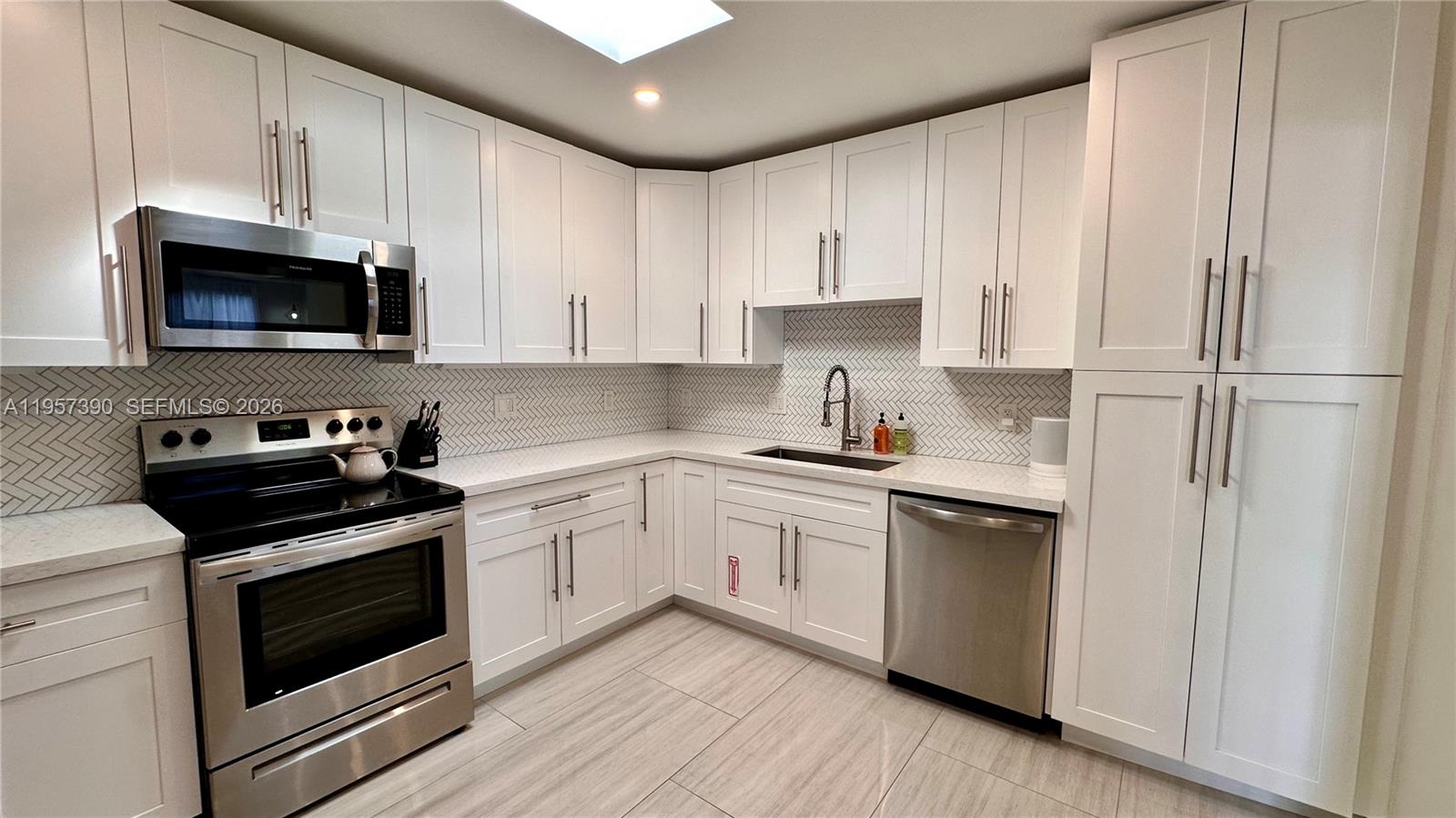 1324 NE 14th Ave Fort Lauderdale, FL 33304