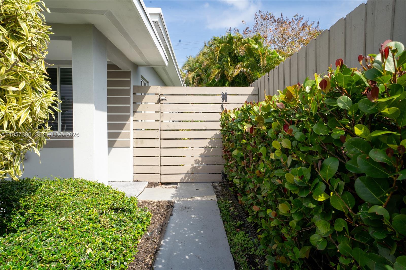 1324 NE 14th Ave Fort Lauderdale, FL 33304