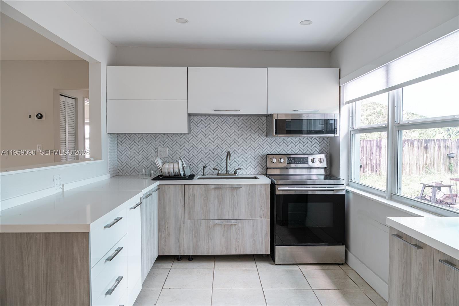 2842 Jackson St Hollywood, FL 33020