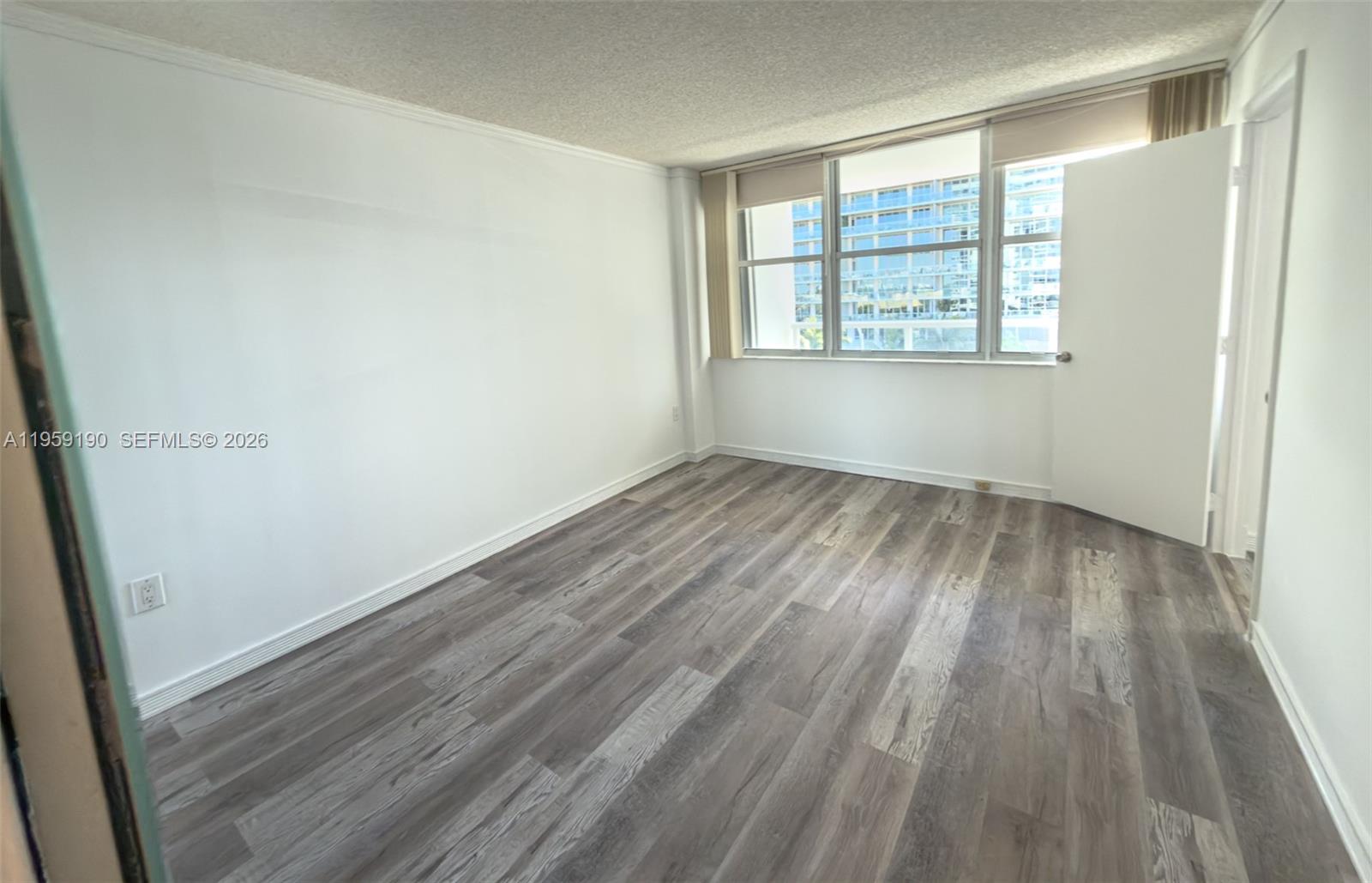 5750 Collins Ave #6J Miami Beach, FL 33140