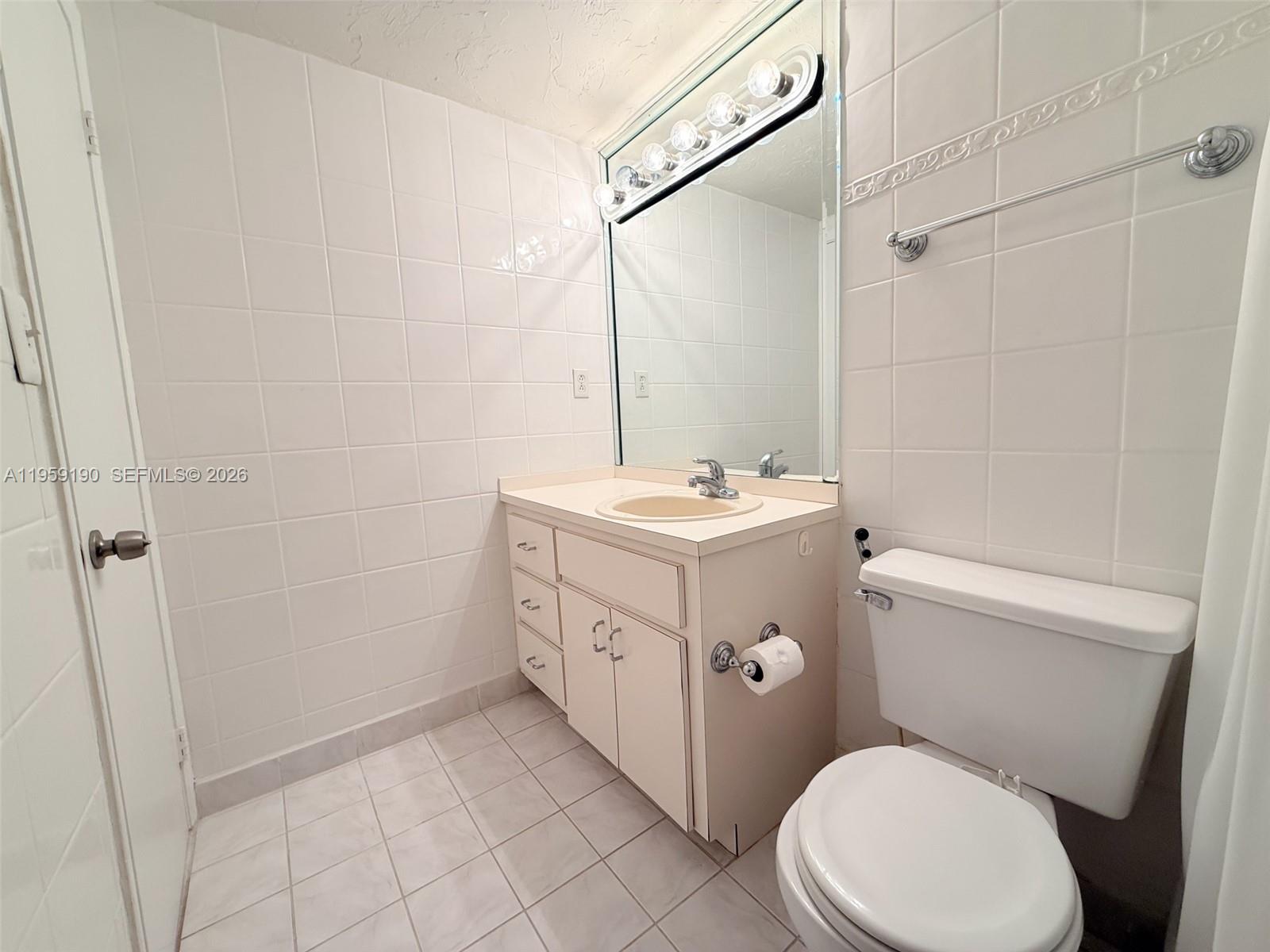 5750 Collins Ave #6J Miami Beach, FL 33140