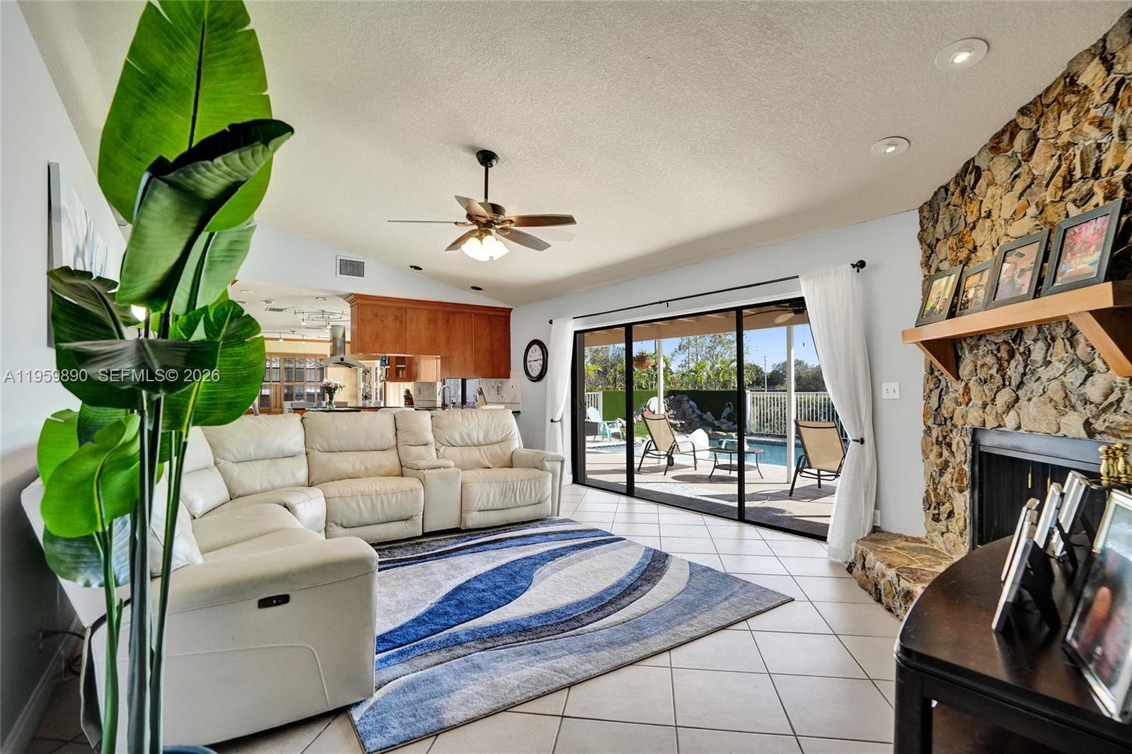 10180 SW 1st Ct Coral Springs, FL 33071