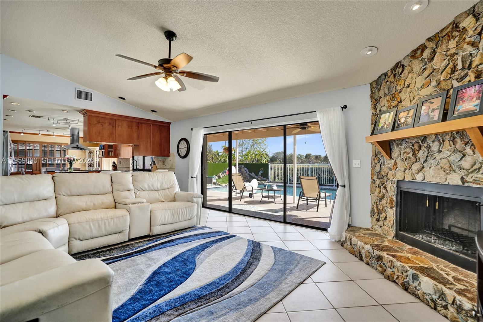 10180 SW 1st Ct Coral Springs, FL 33071