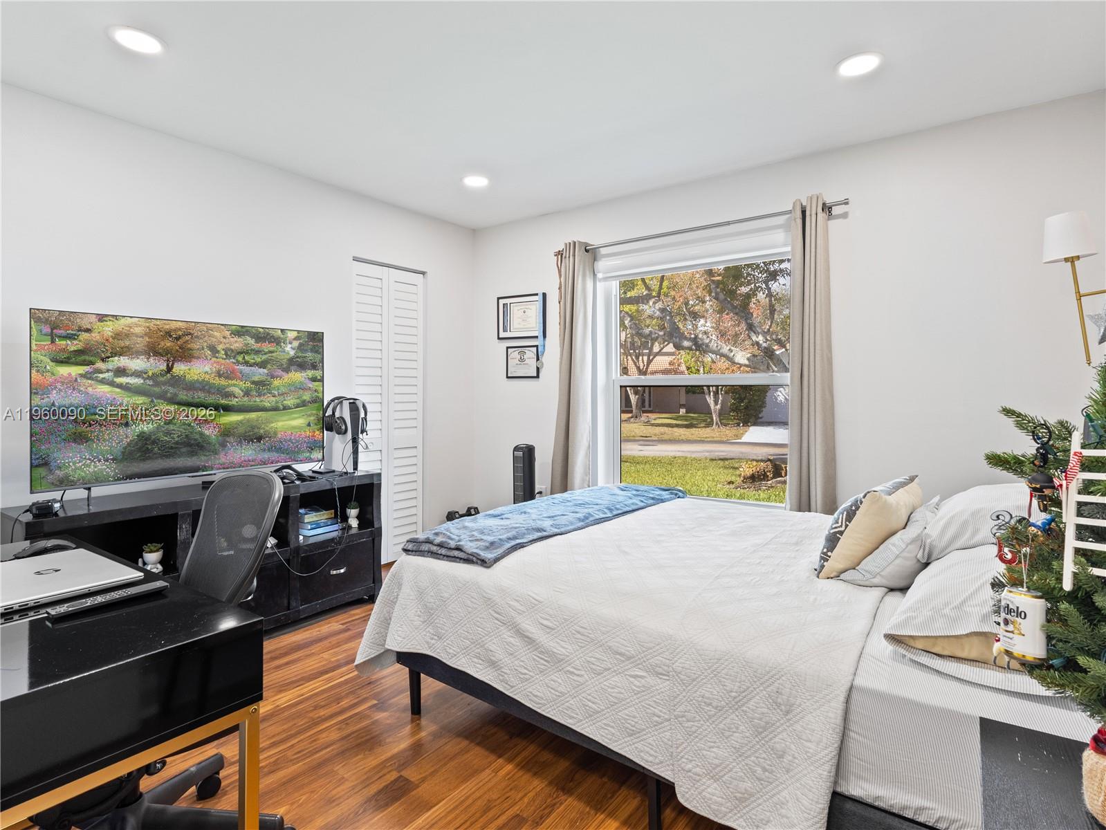 20550 NW 7th St Pembroke Pines, FL 33029