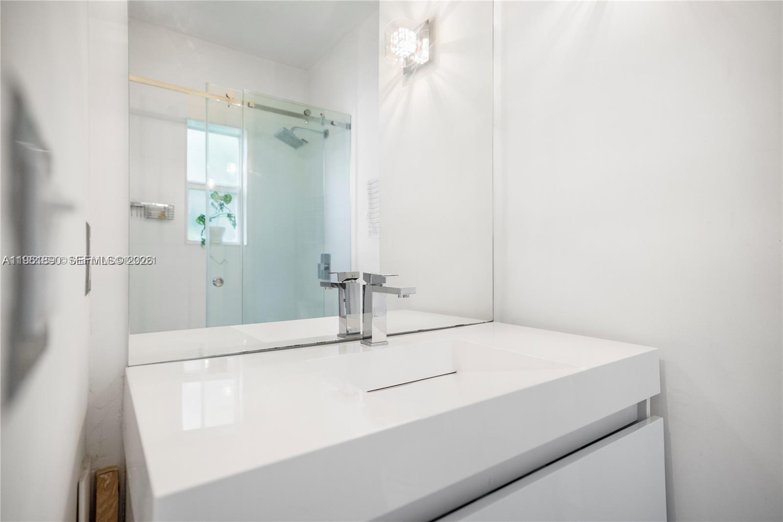 935 10th St #3 Miami Beach, FL 33139