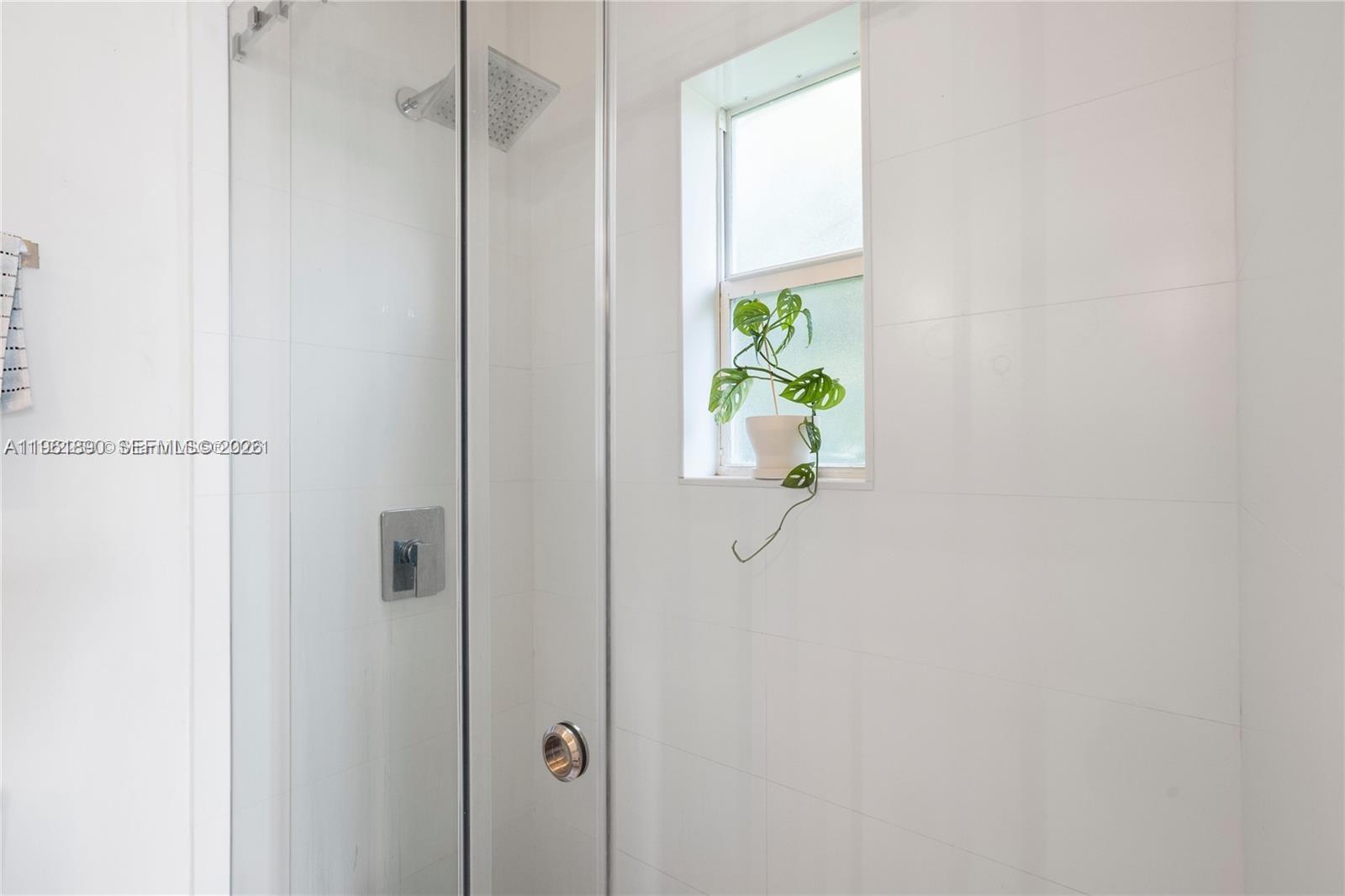 935 10th St #3 Miami Beach, FL 33139