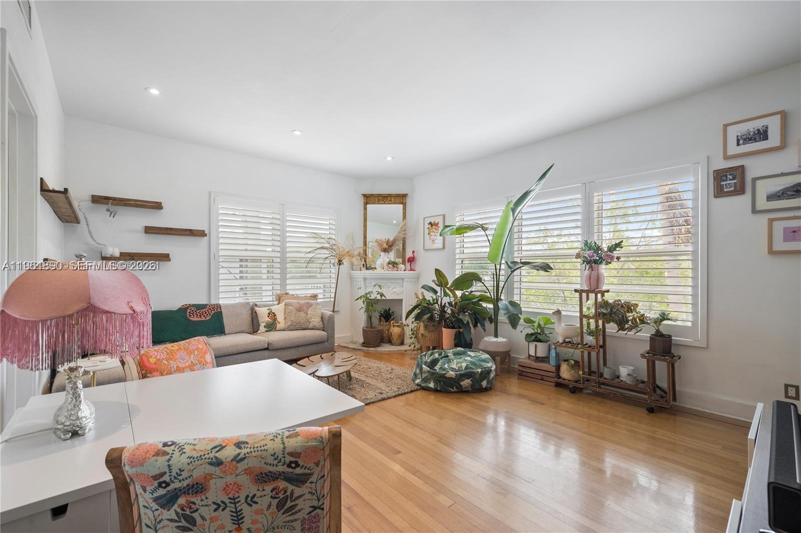 935 10th St #3 Miami Beach, FL 33139