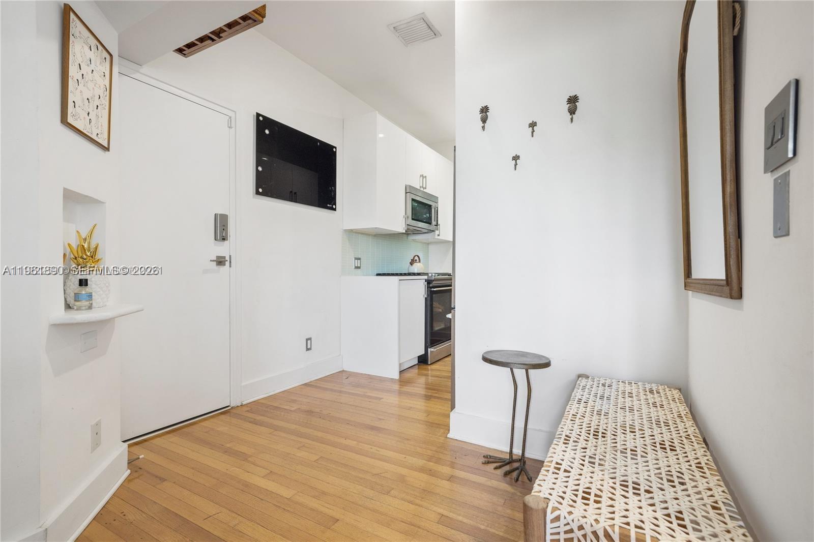 935 10th St #3 Miami Beach, FL 33139