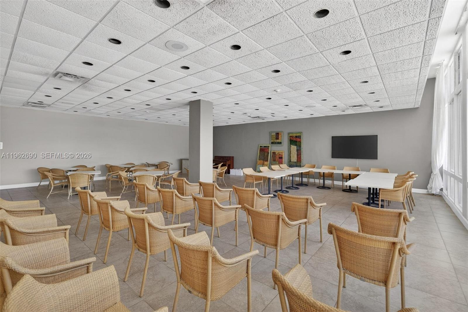 7441 Wayne Ave #8J Miami Beach, FL 33141