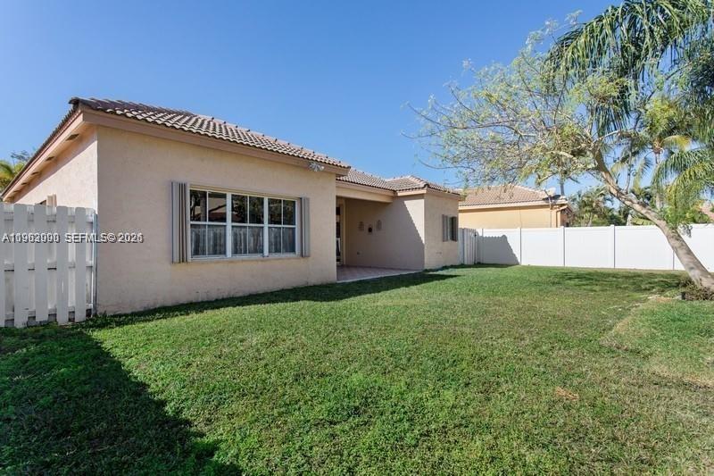 1236 Meadows Blvd Weston, FL 33327