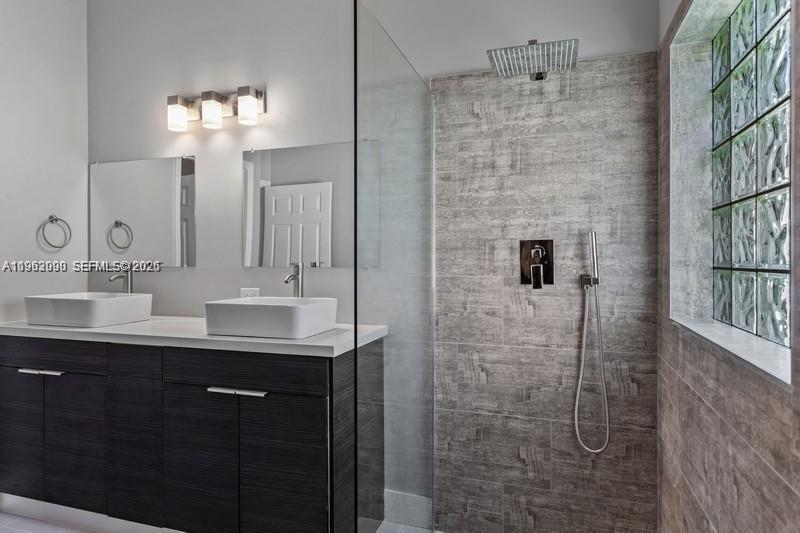 1236 Meadows Blvd Weston, FL 33327