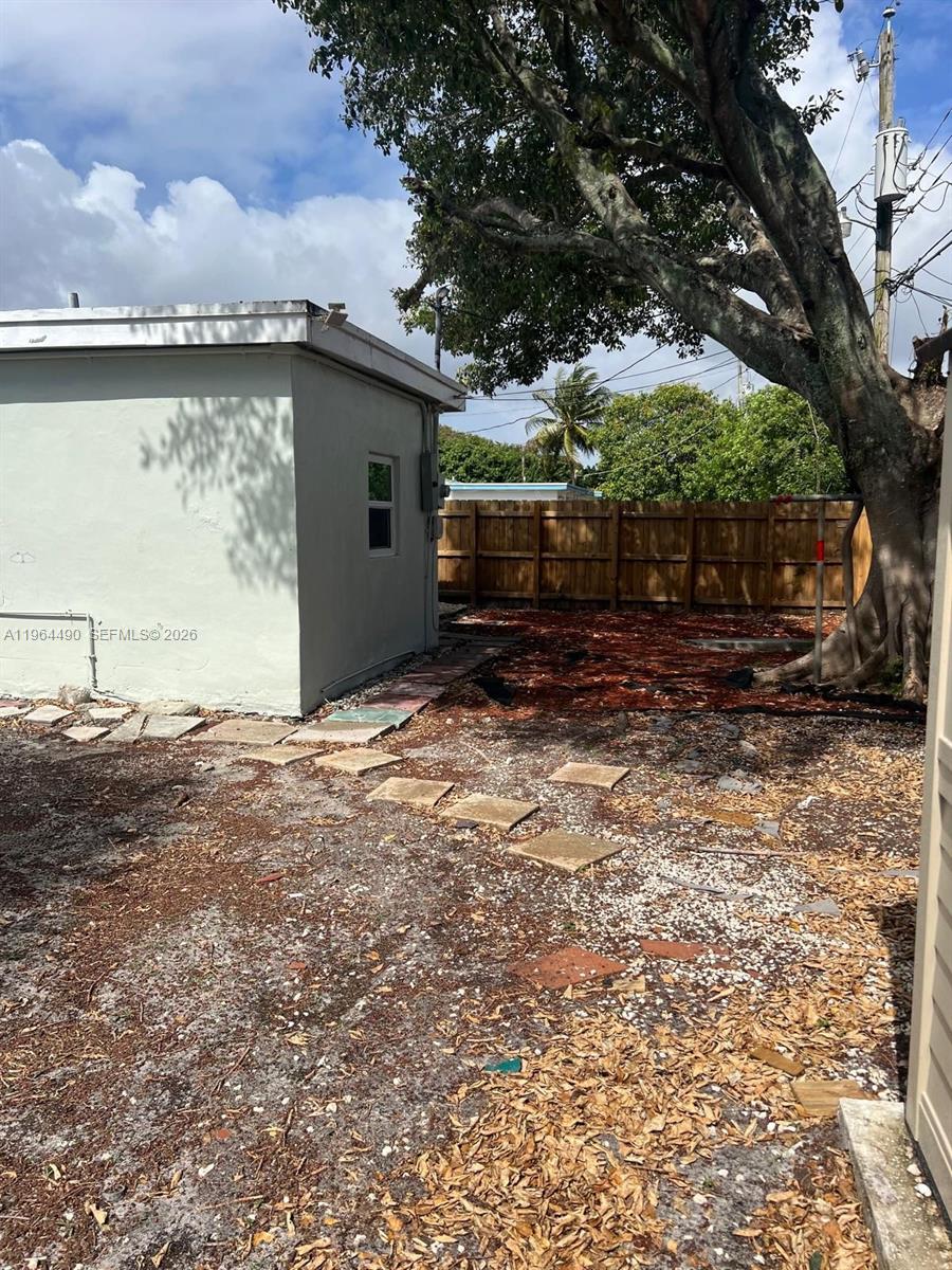 2561 NW 18th Ct Fort Lauderdale, FL 33311
