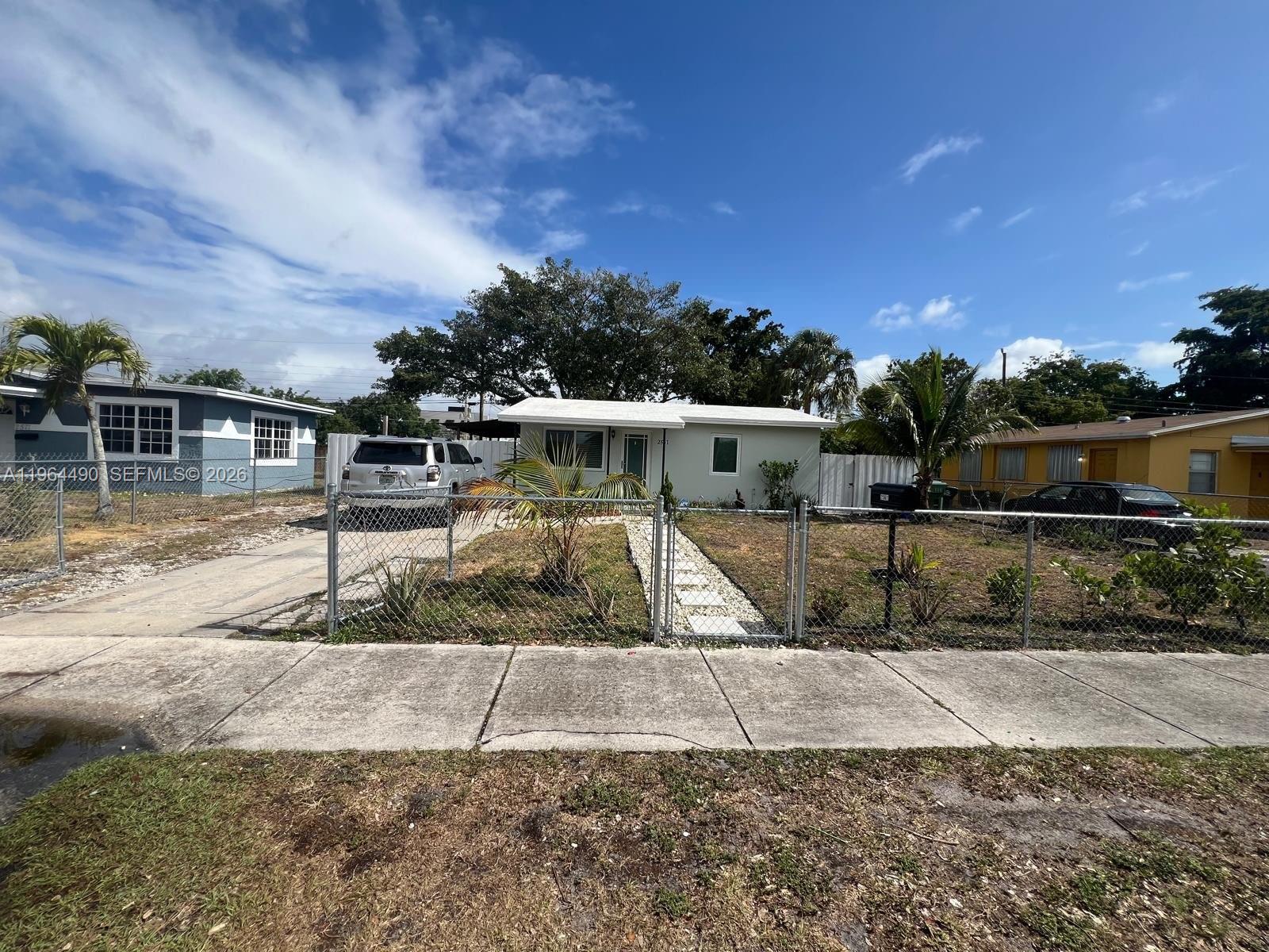 2561 NW 18th Ct Fort Lauderdale, FL 33311