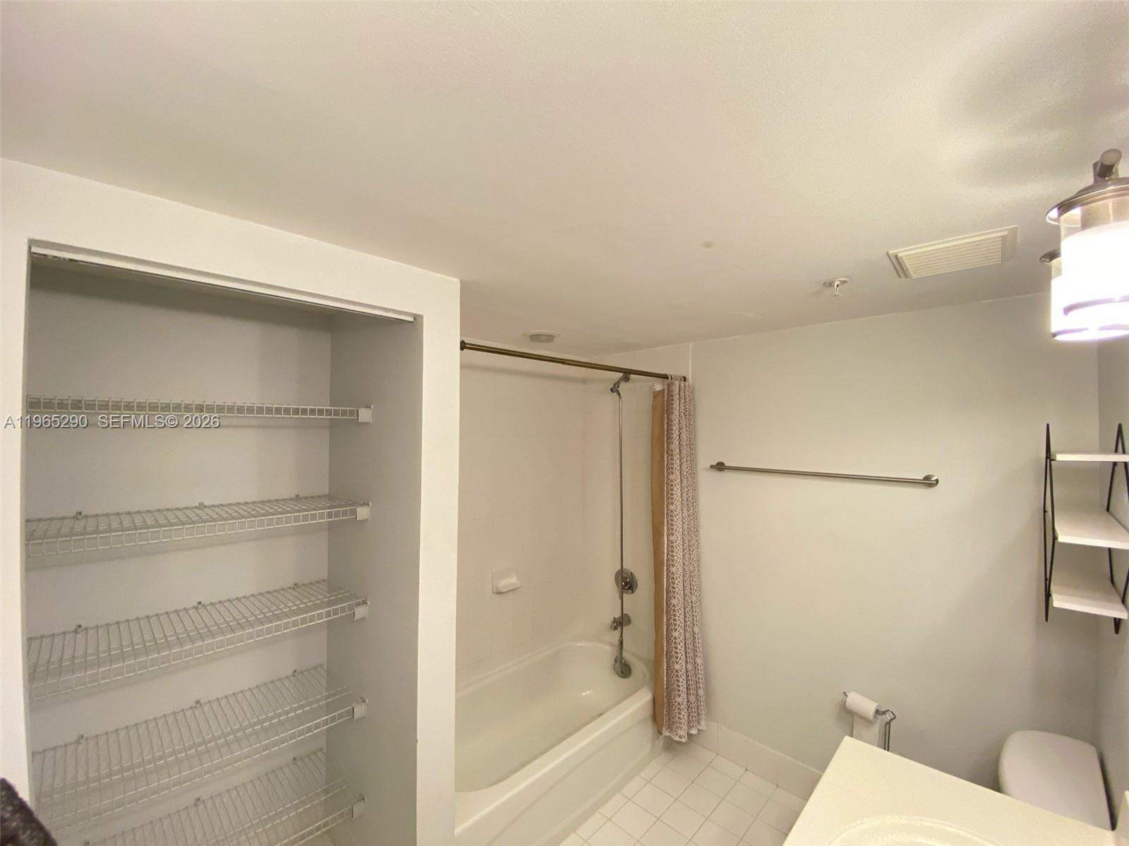 36 NW 6th Ave #708 Miami, FL 33128