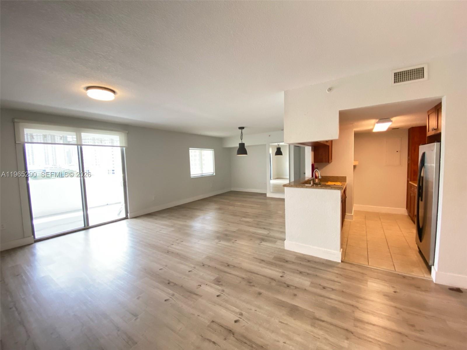 36 NW 6th Ave #708 Miami, FL 33128