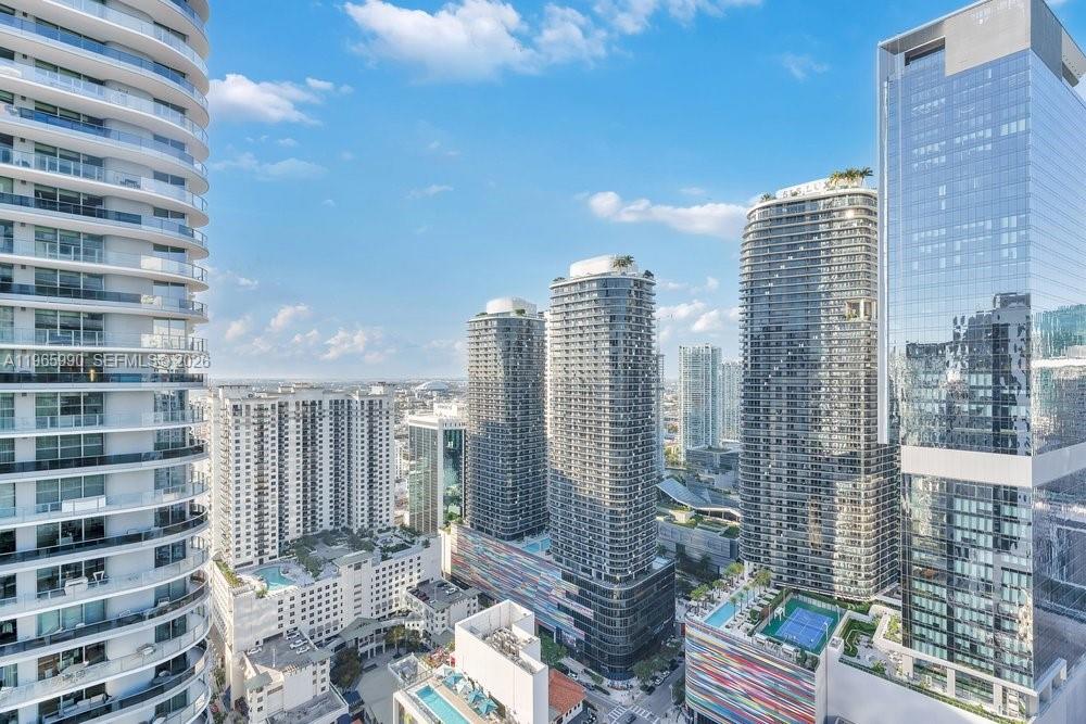 1010 Brickell Ave #4011 Miami, FL 33131