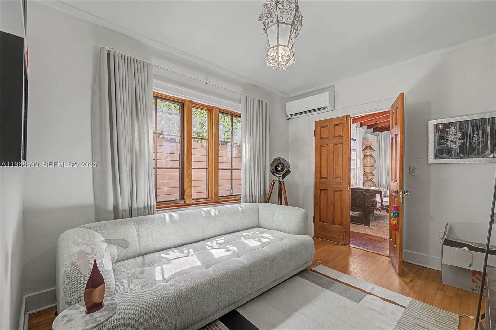 3233 Crystal Ct Miami, FL 33133