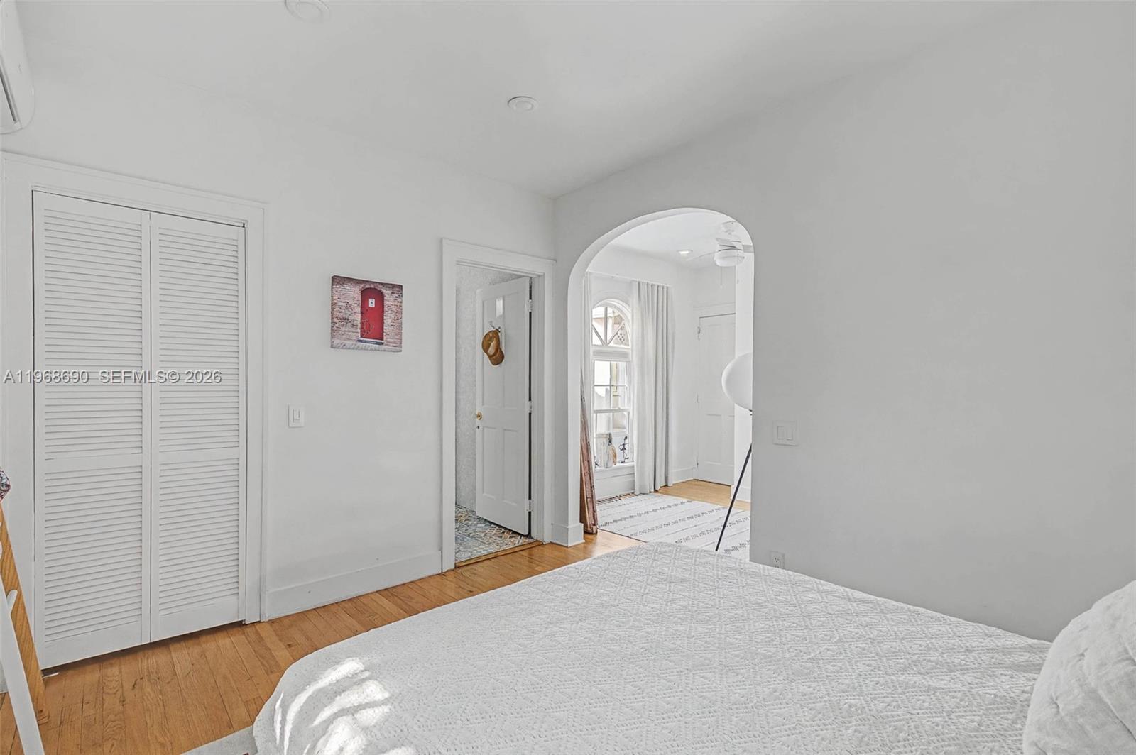 3233 Crystal Ct Miami, FL 33133