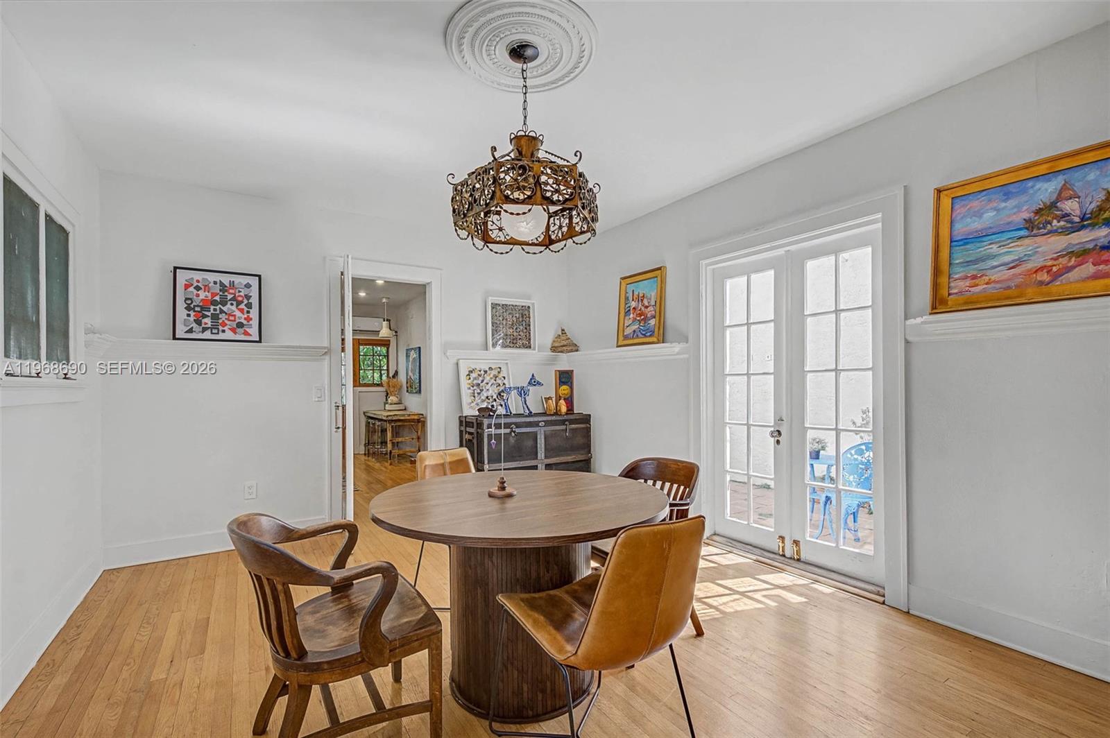 3233 Crystal Ct Miami, FL 33133