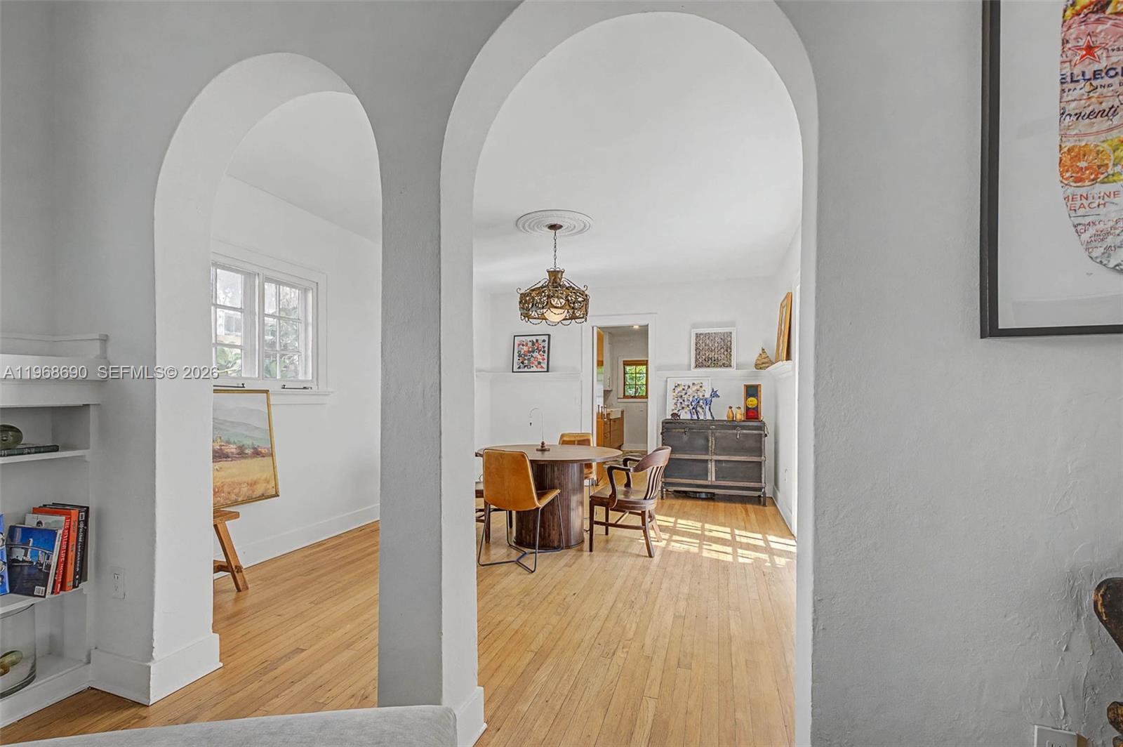 3233 Crystal Ct Miami, FL 33133