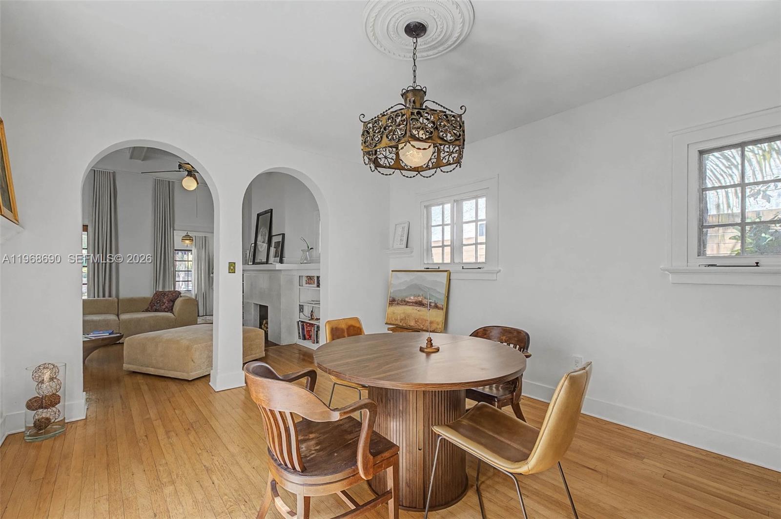 3233 Crystal Ct Miami, FL 33133