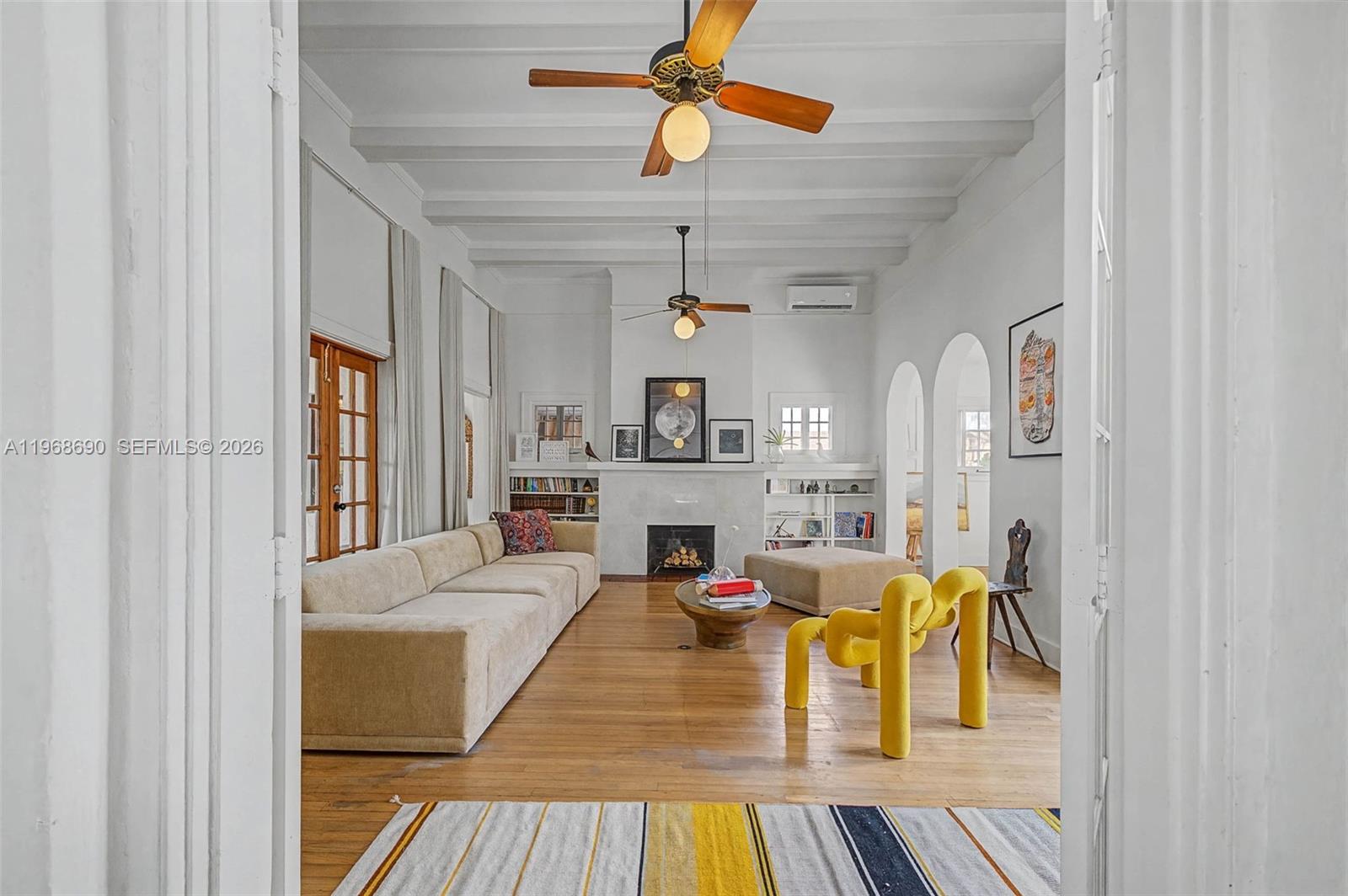 3233 Crystal Ct Miami, FL 33133