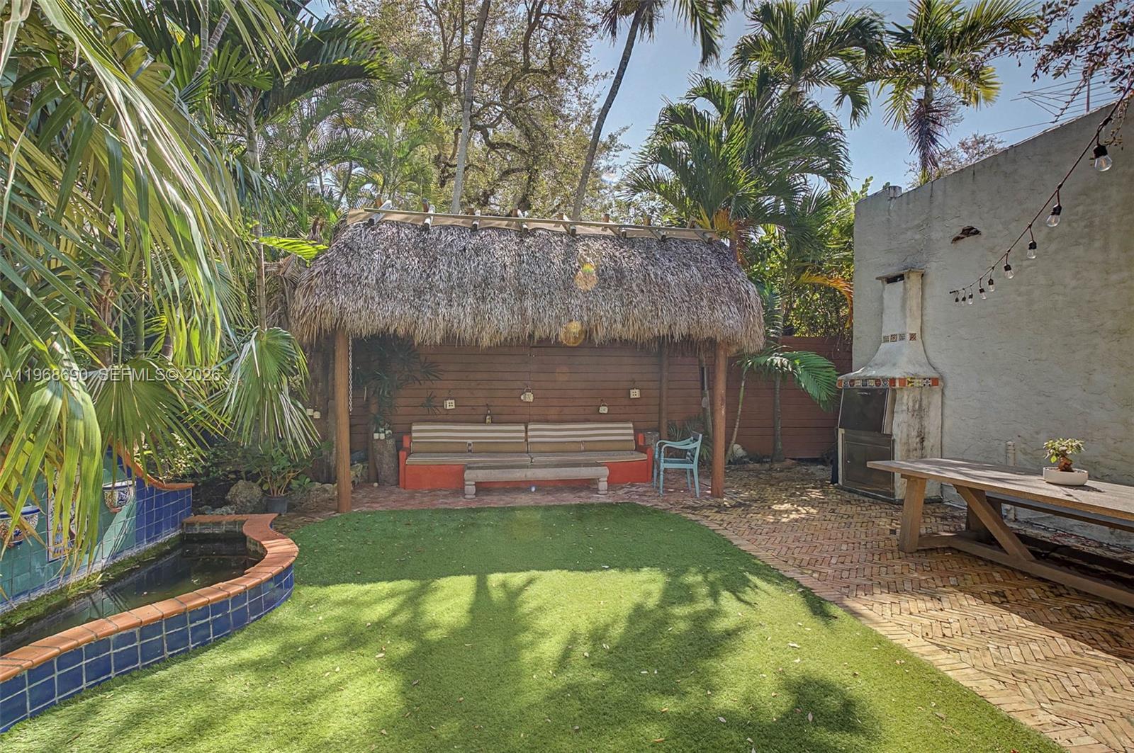 3233 Crystal Ct Miami, FL 33133