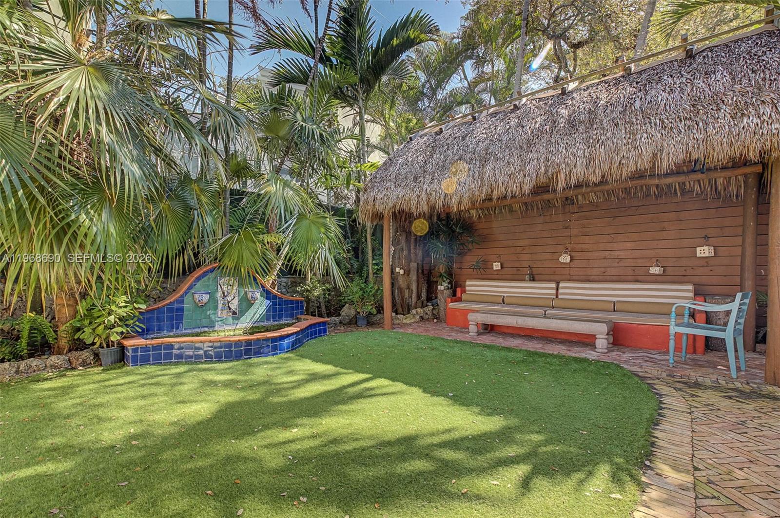 3233 Crystal Ct Miami, FL 33133