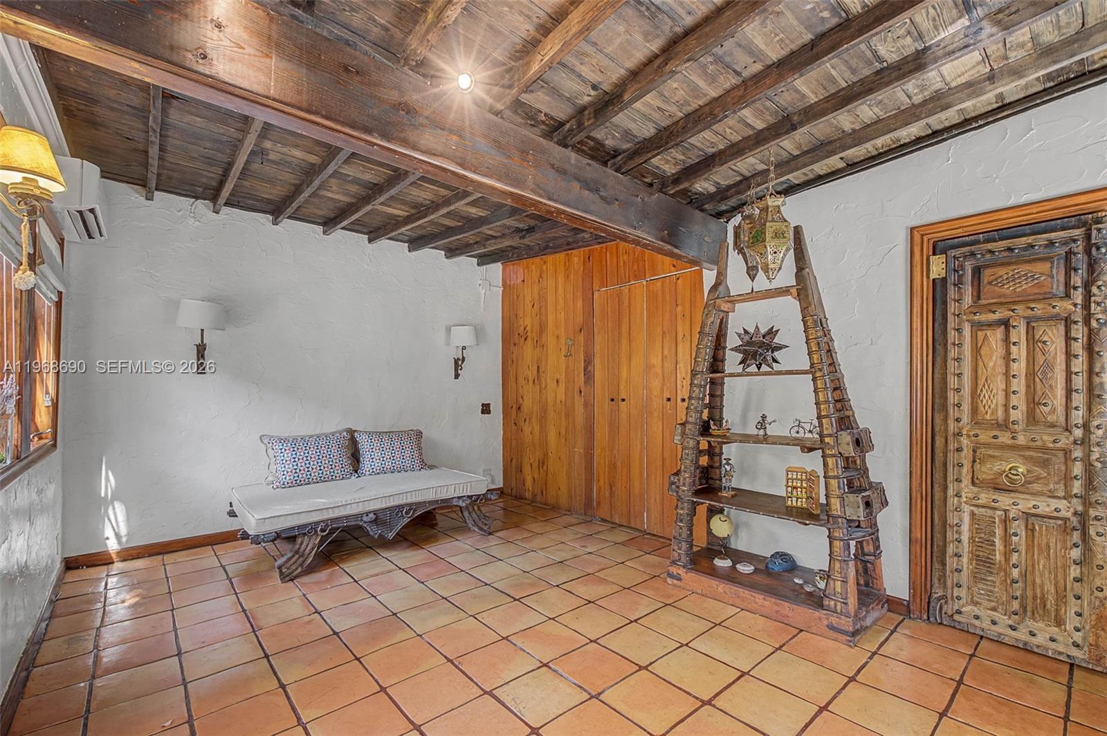 3233 Crystal Ct Miami, FL 33133