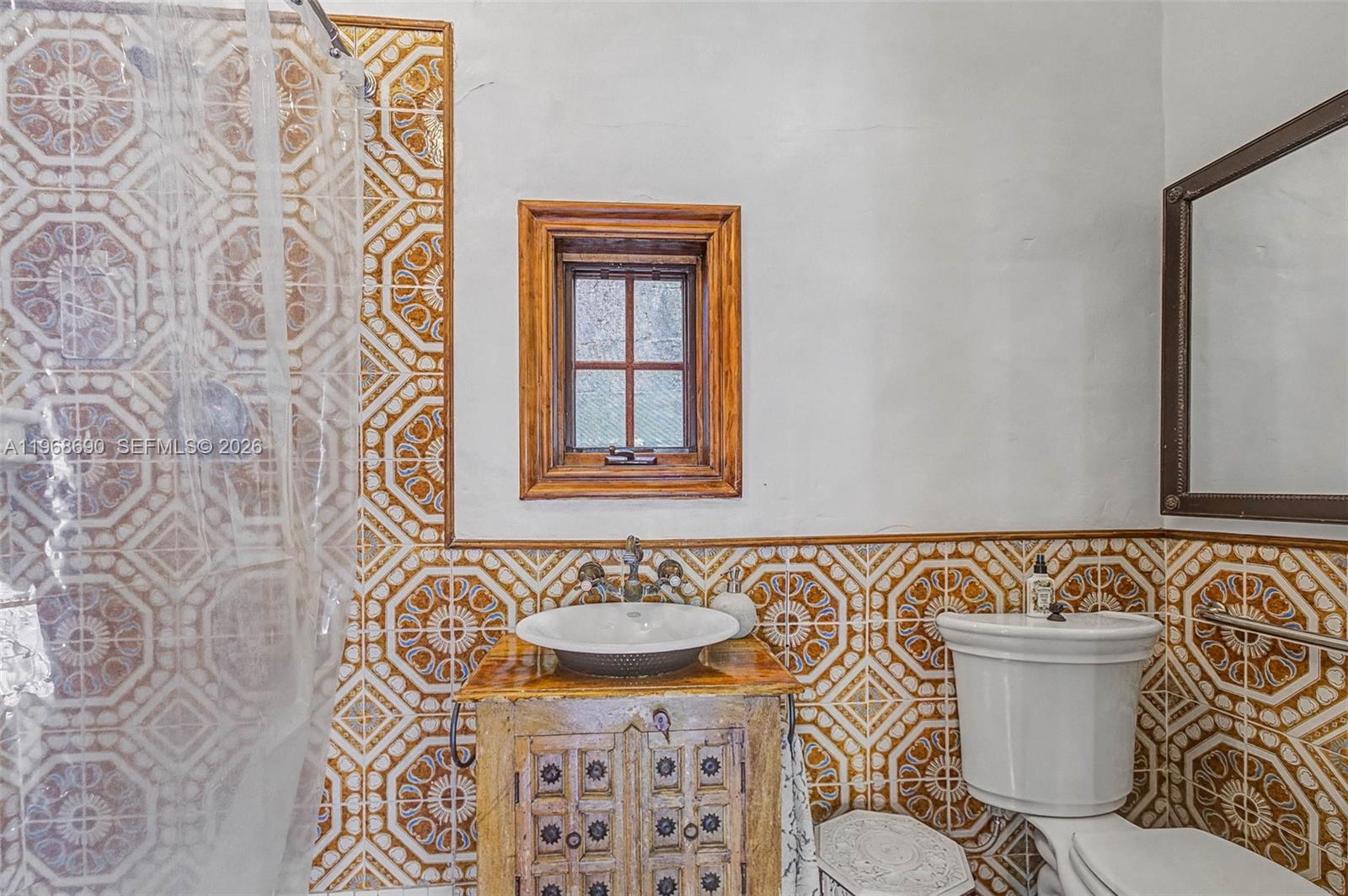 3233 Crystal Ct Miami, FL 33133