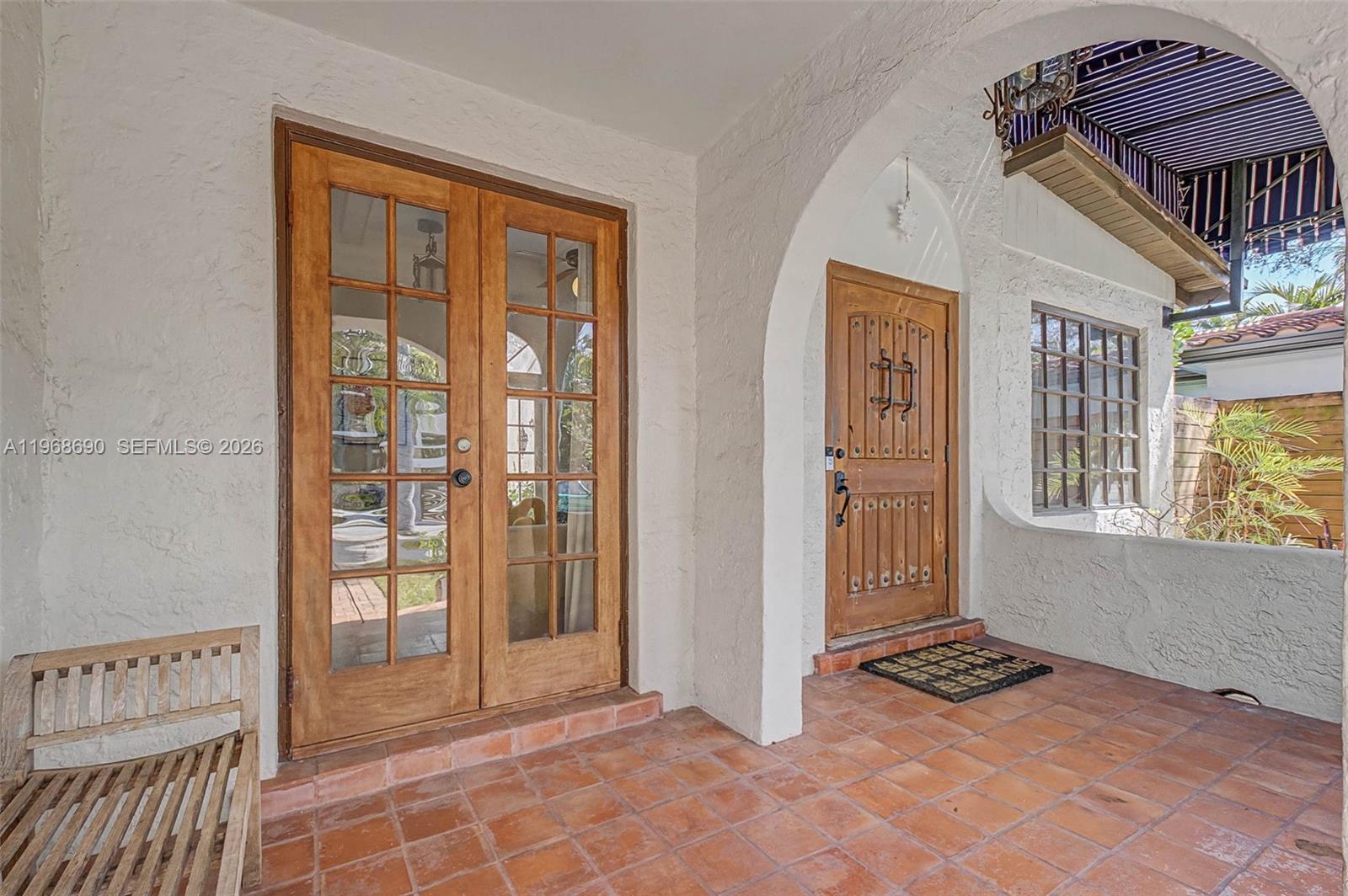 3233 Crystal Ct Miami, FL 33133