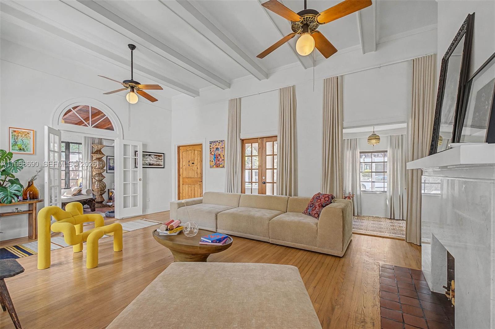 3233 Crystal Ct Miami, FL 33133