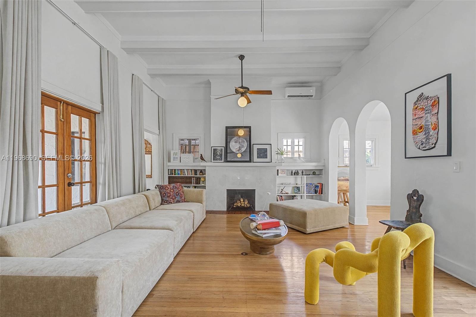 3233 Crystal Ct Miami, FL 33133