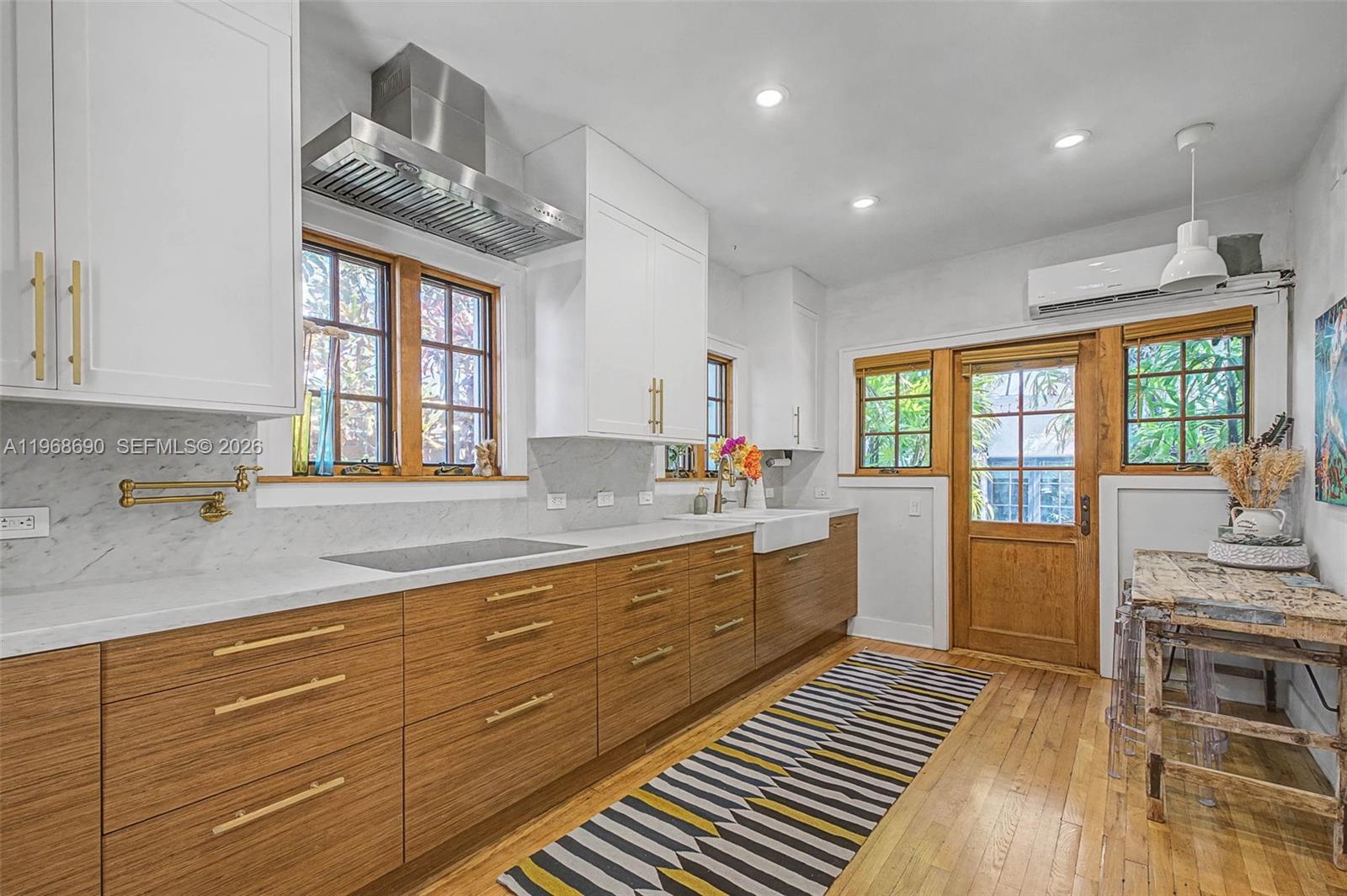 3233 Crystal Ct Miami, FL 33133