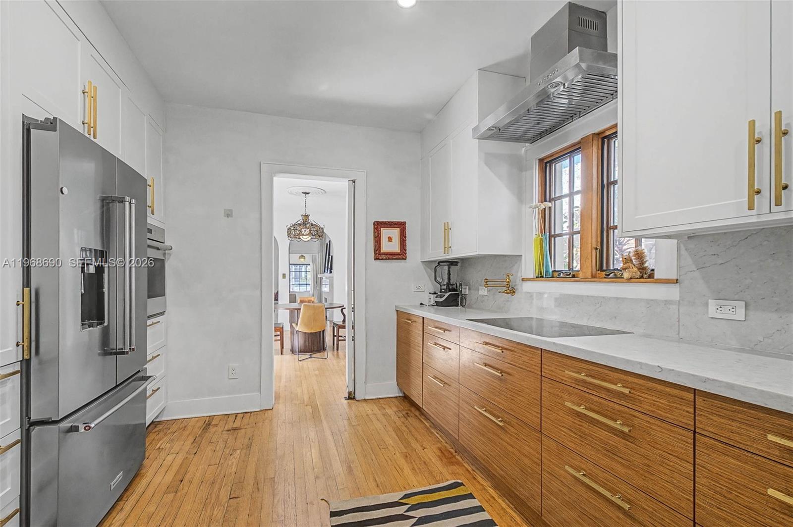 3233 Crystal Ct Miami, FL 33133