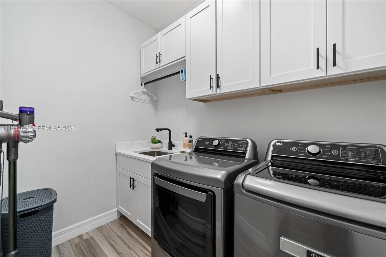 1017 NW 15th Ter Cape Coral, FL 33993