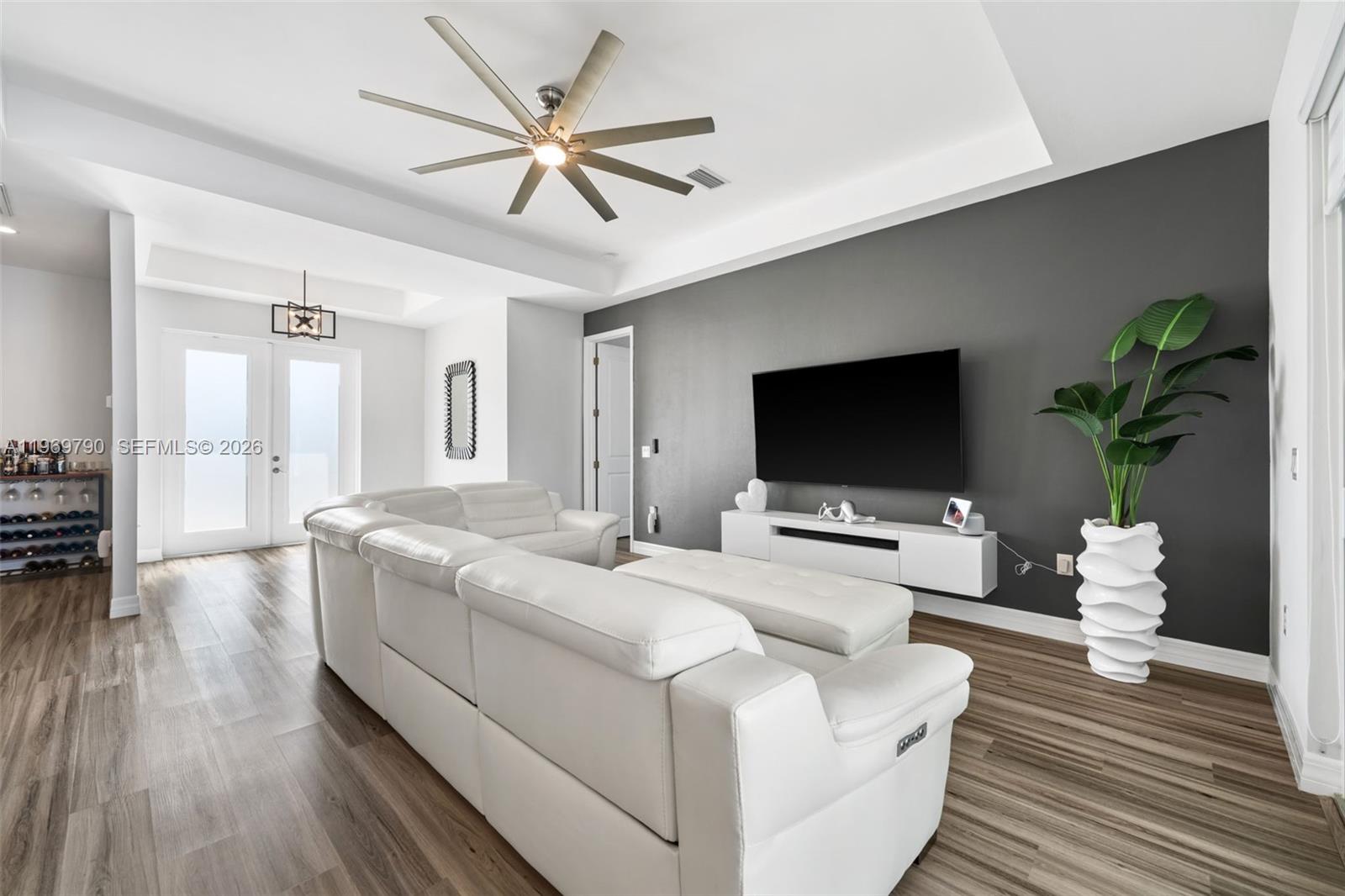 1017 NW 15th Ter Cape Coral, FL 33993