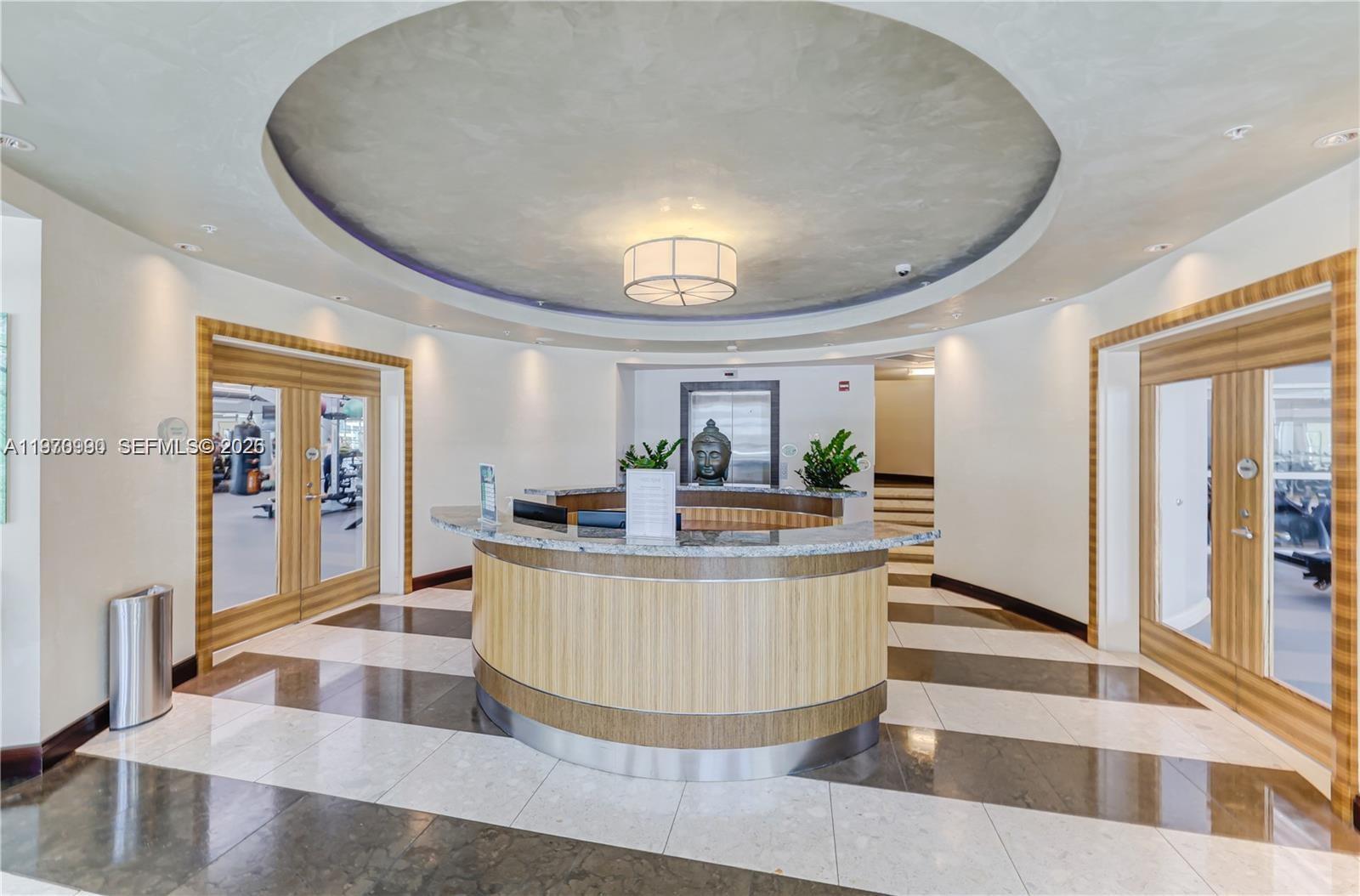 image Vizcayne South38