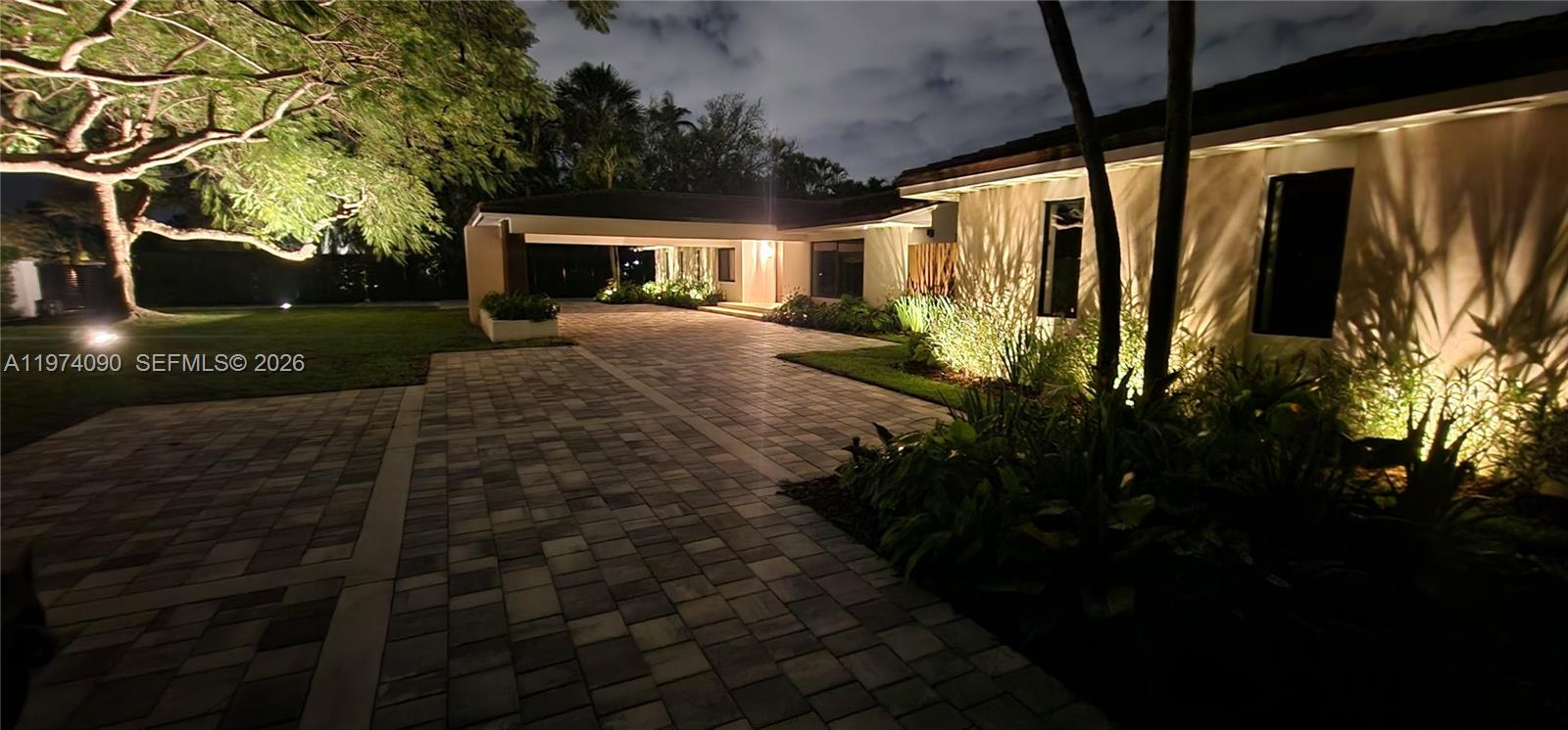 12050 SW 90th Ave Miami, FL 33176