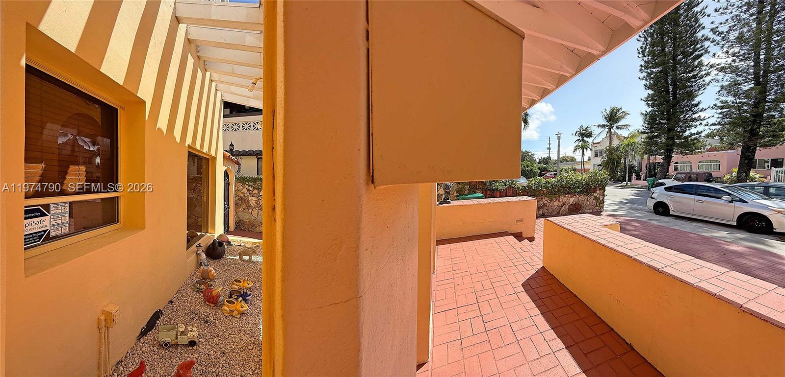 1727 SW 11th Ter Miami, FL 33135