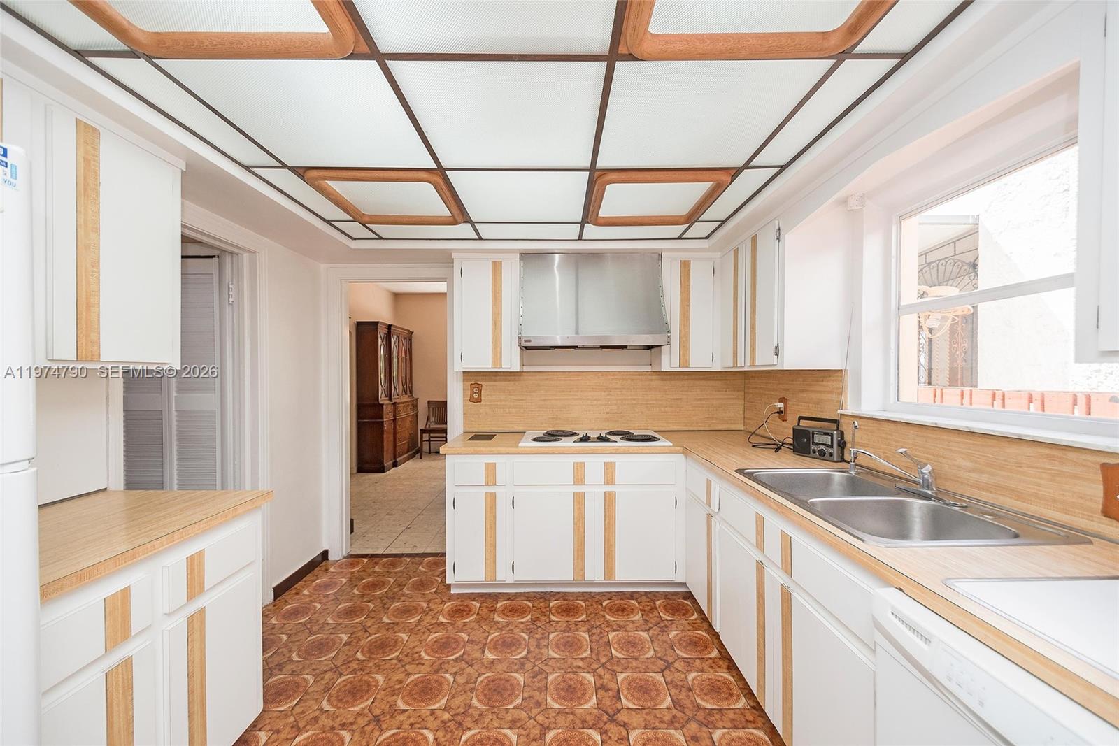 1727 SW 11th Ter Miami, FL 33135