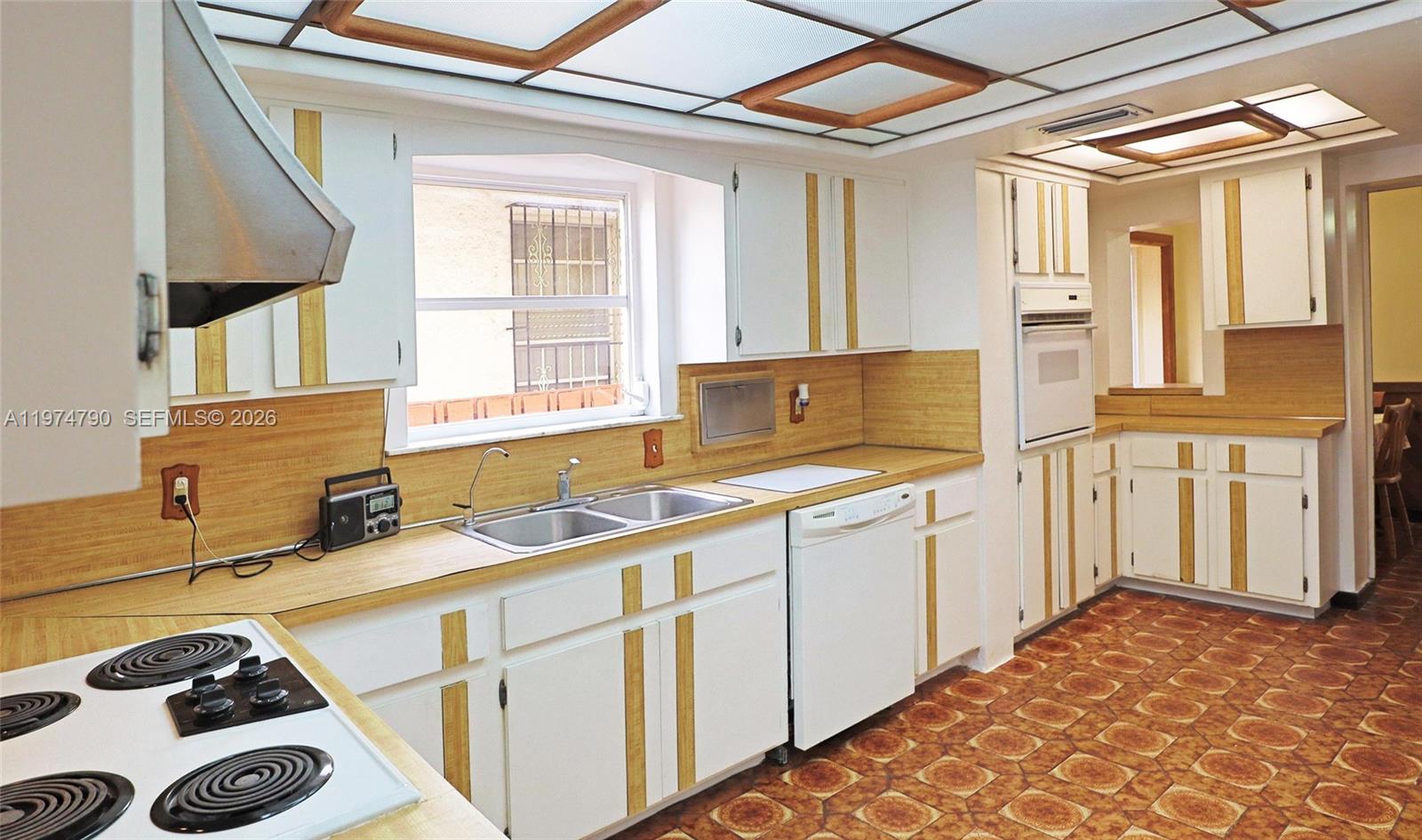 1727 SW 11th Ter Miami, FL 33135