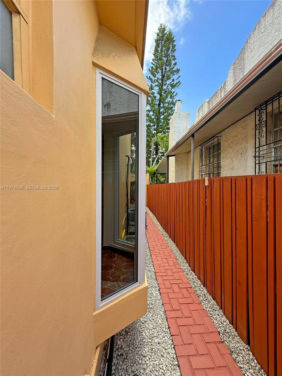 1727 SW 11th Ter Miami, FL 33135