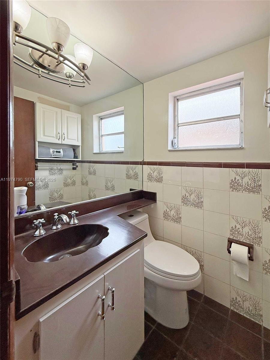 1727 SW 11th Ter Miami, FL 33135