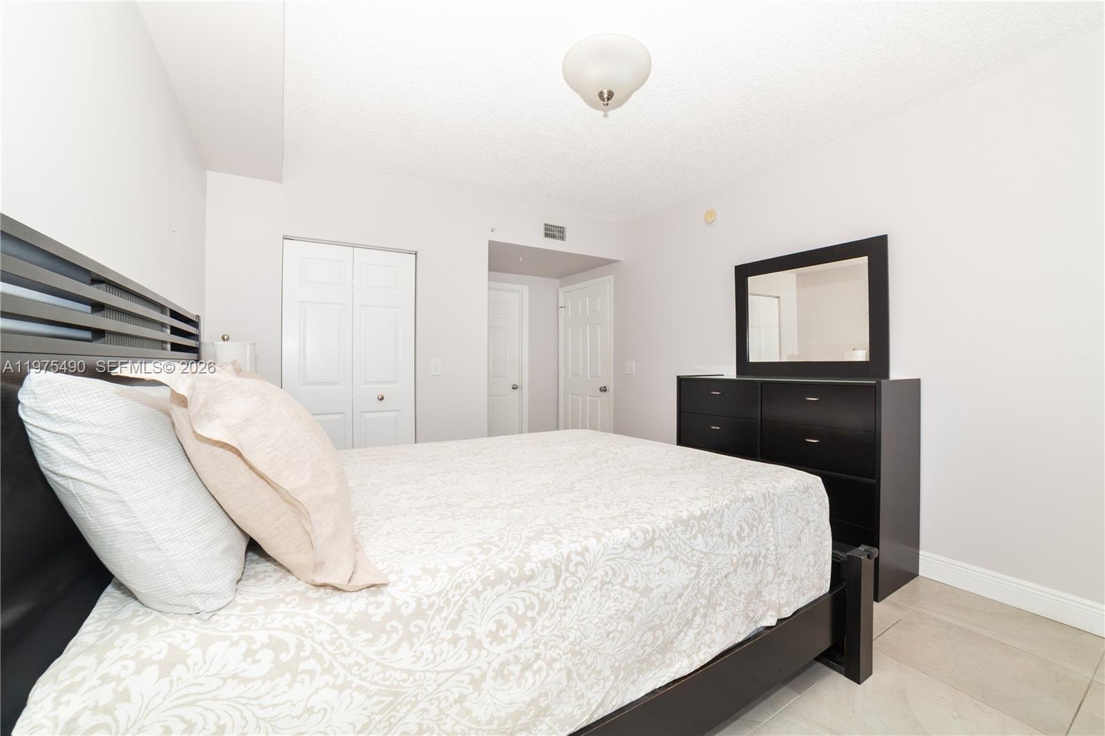 image Porto Bellagio Condo19