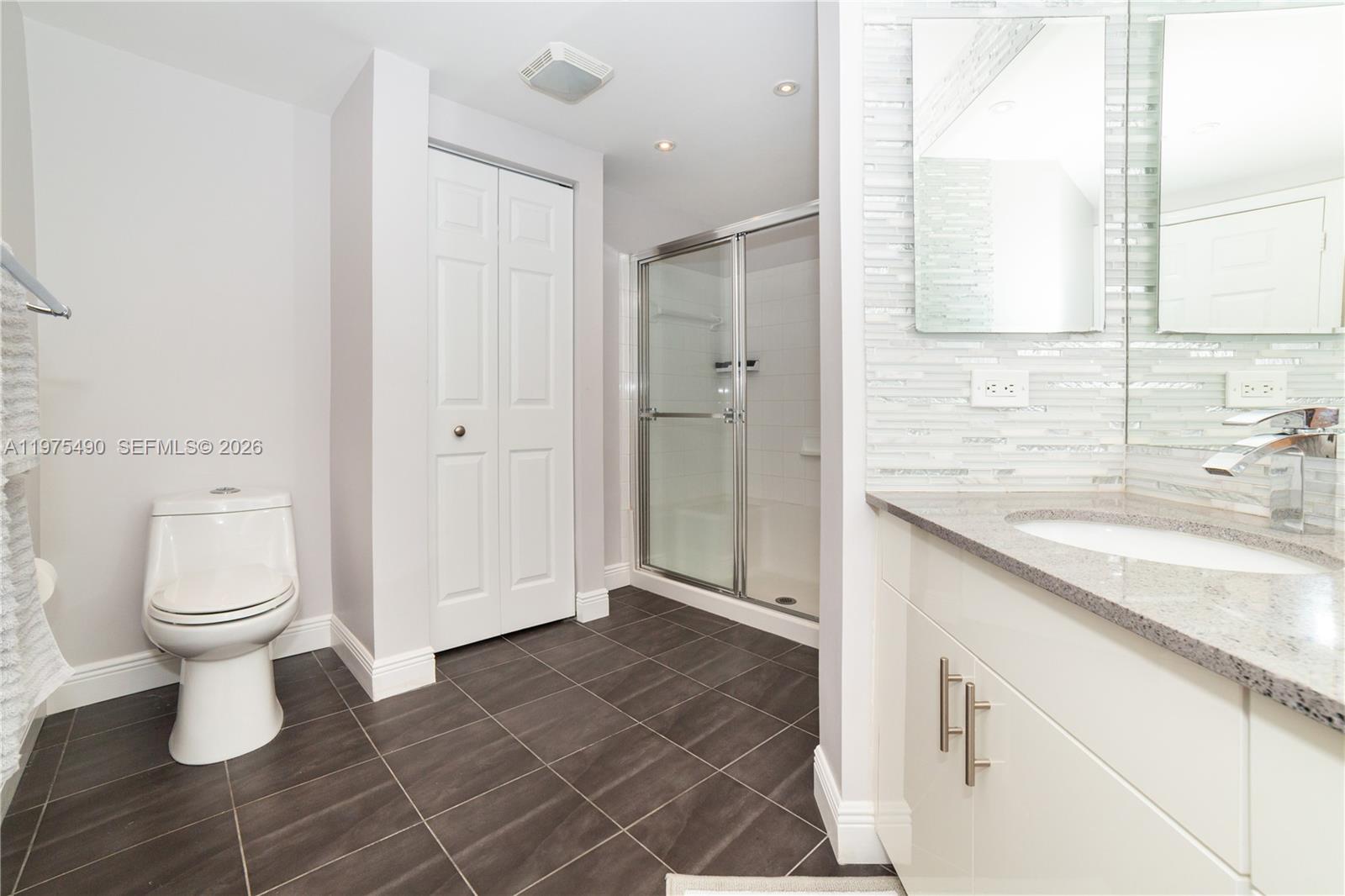 image Porto Bellagio Condo23