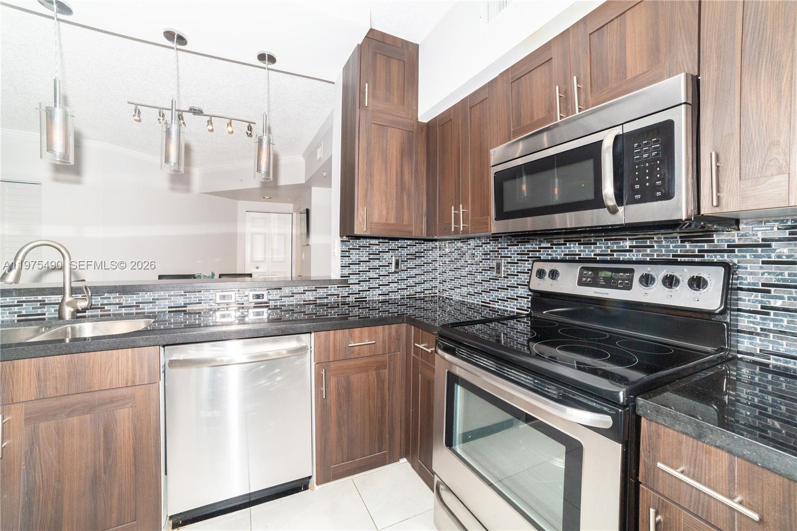 image Porto Bellagio Condo3