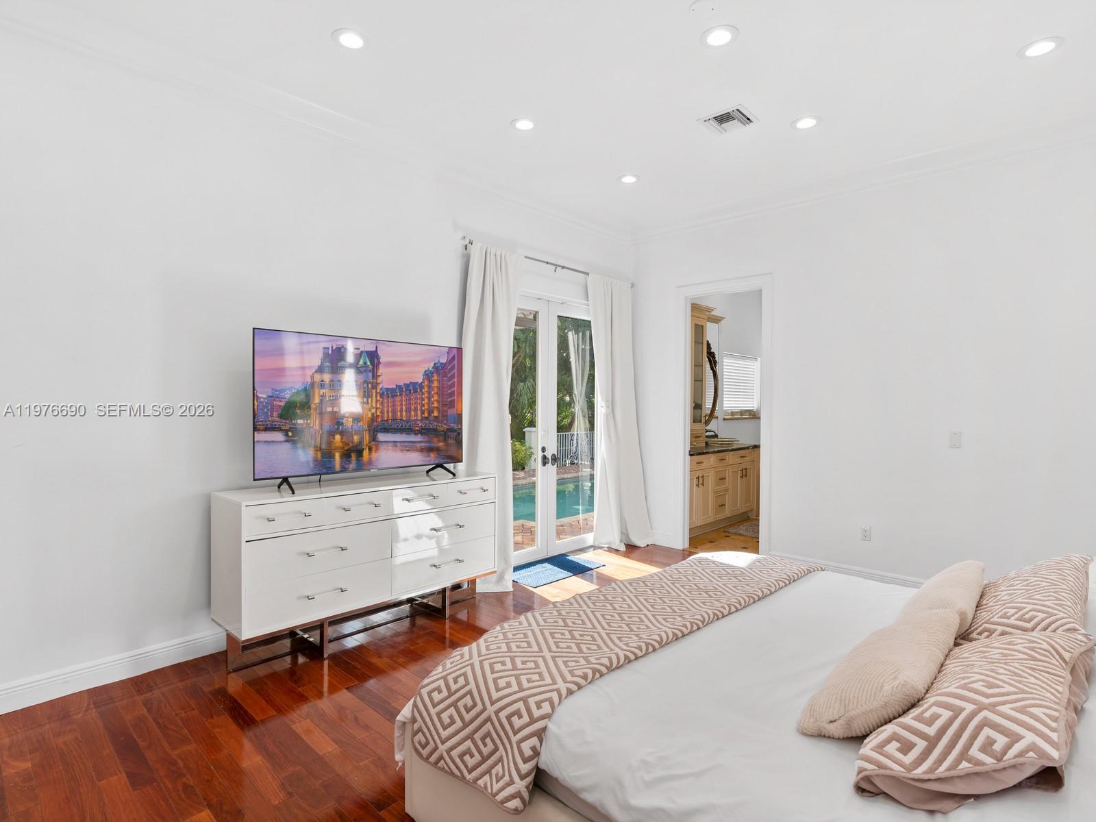 1223 Jackson St Hollywood, FL 33019